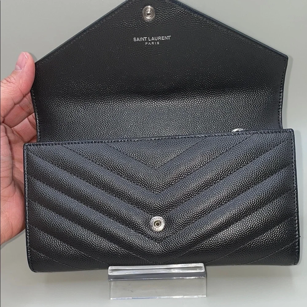 Yves Saint Laurent Gray Chevron Clutch with Silver Chain - Picture 2 of 16